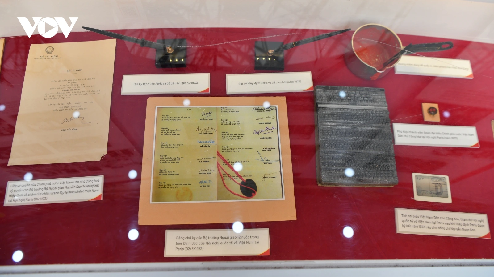 Loạt tài liệu ngoại giao quý hiếm ở Triển lãm 80 năm thành tựu đất nước